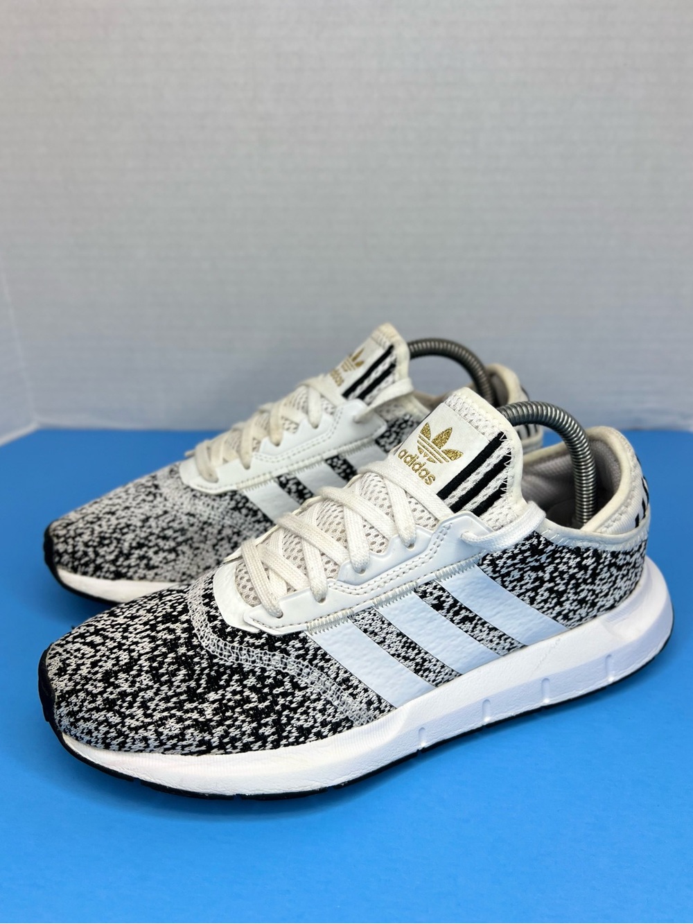 Adidas Swift Run X Womens Sz 8 HO3107 Oreo White/Black Gold Aglets Good shape